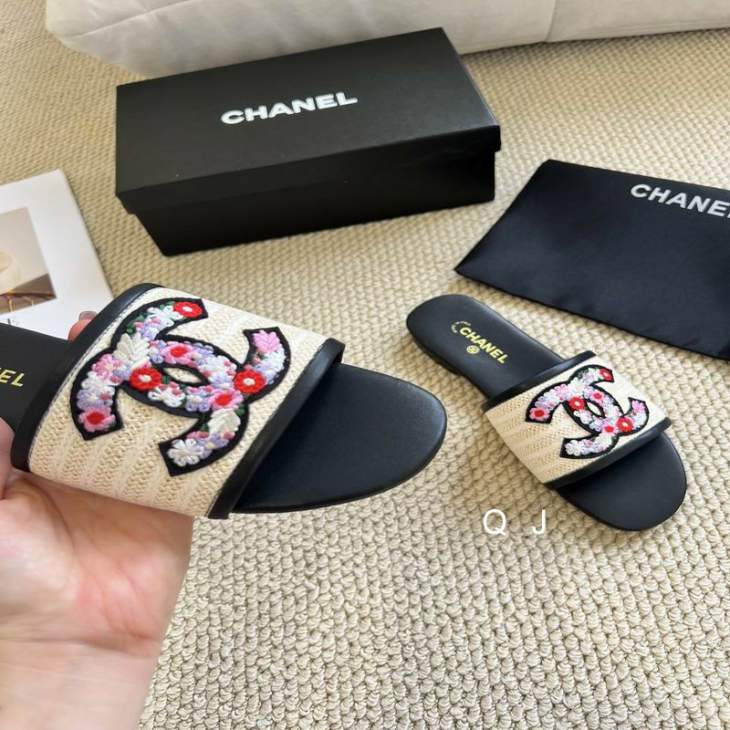 Picture of Chanel Slippers _SKUChanelsz35-40XJ06163117